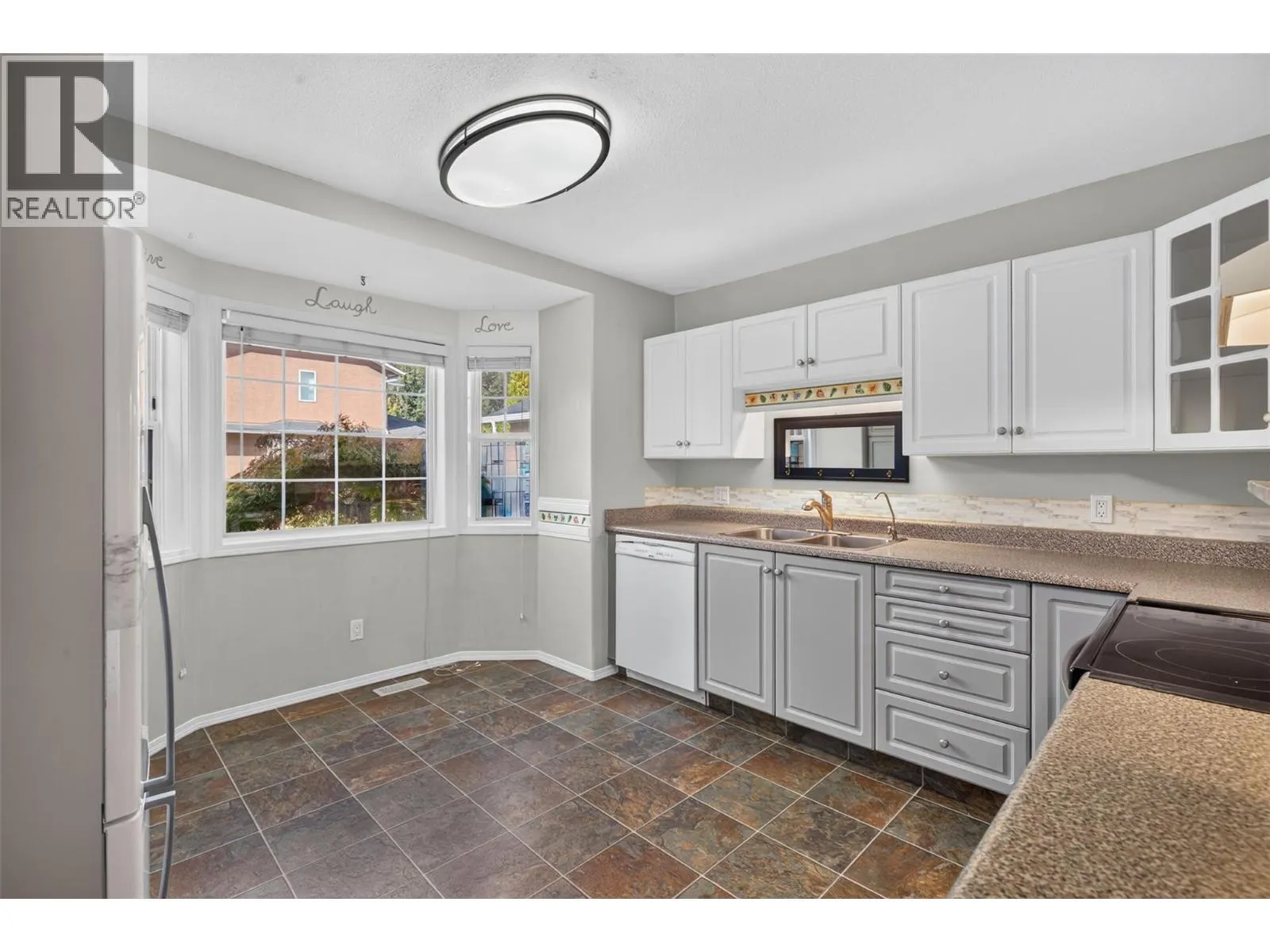 535 Glenmeadows Road Unit# 16