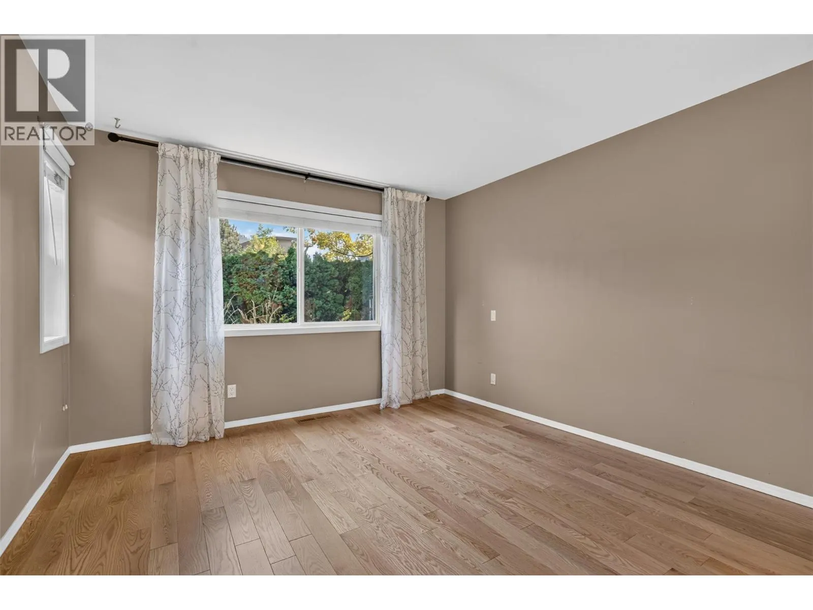 535 Glenmeadows Road Unit# 16