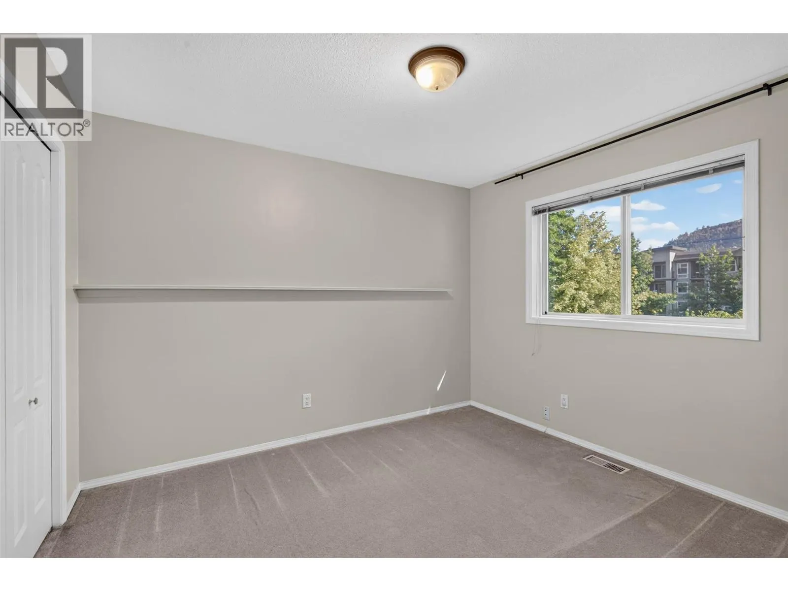 535 Glenmeadows Road Unit# 16