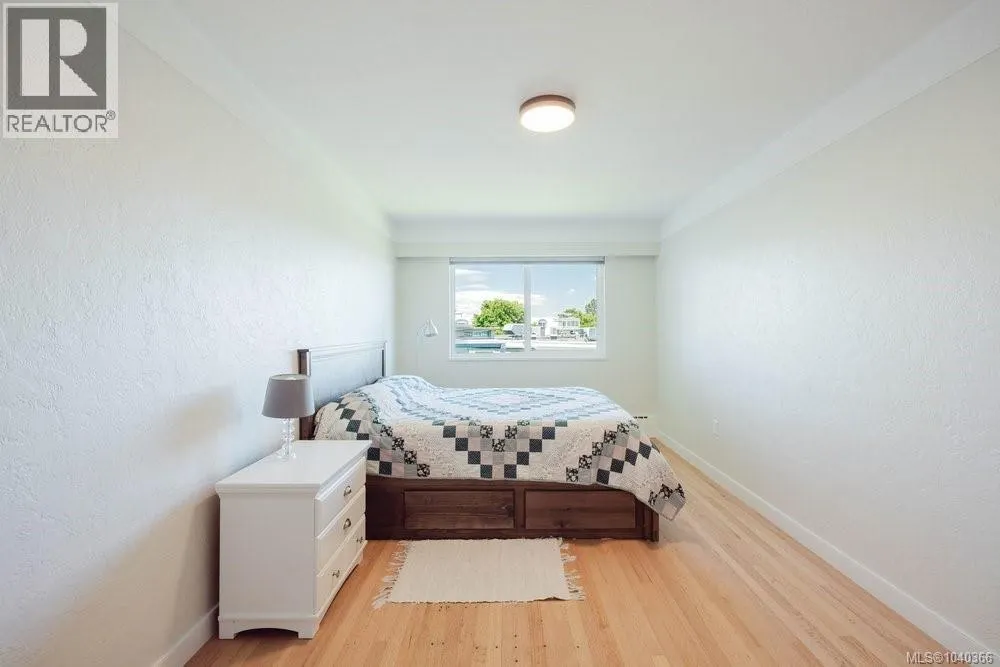 307 1270 Beach Dr