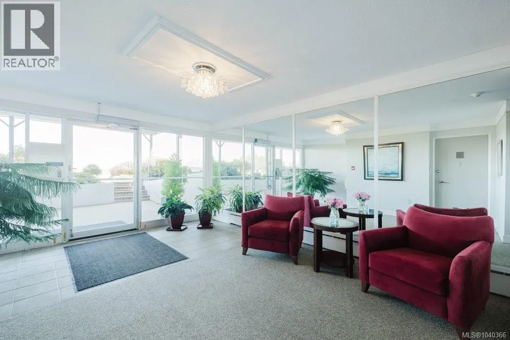 307 1270 Beach Dr