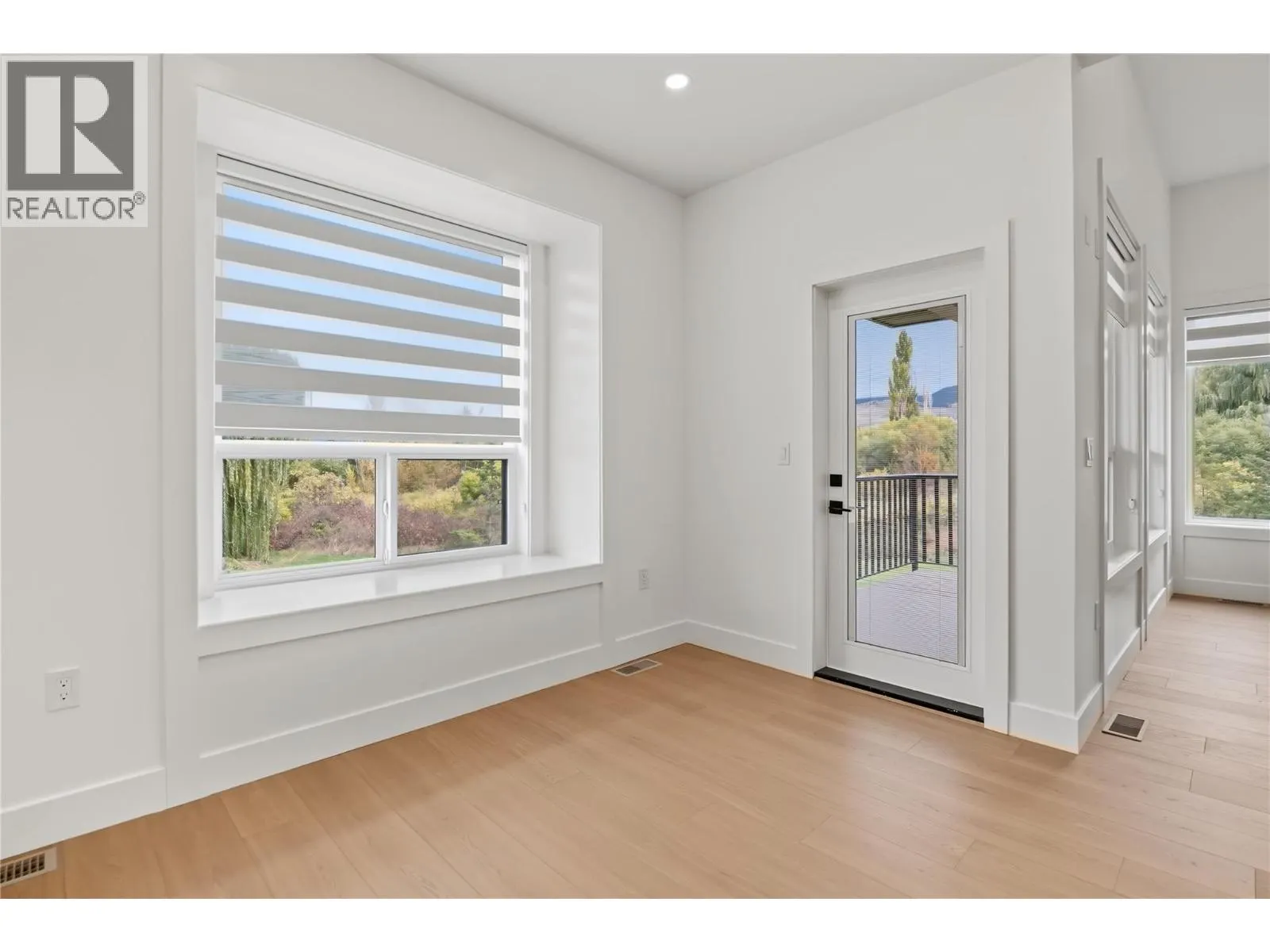 302 Sumac Road W
