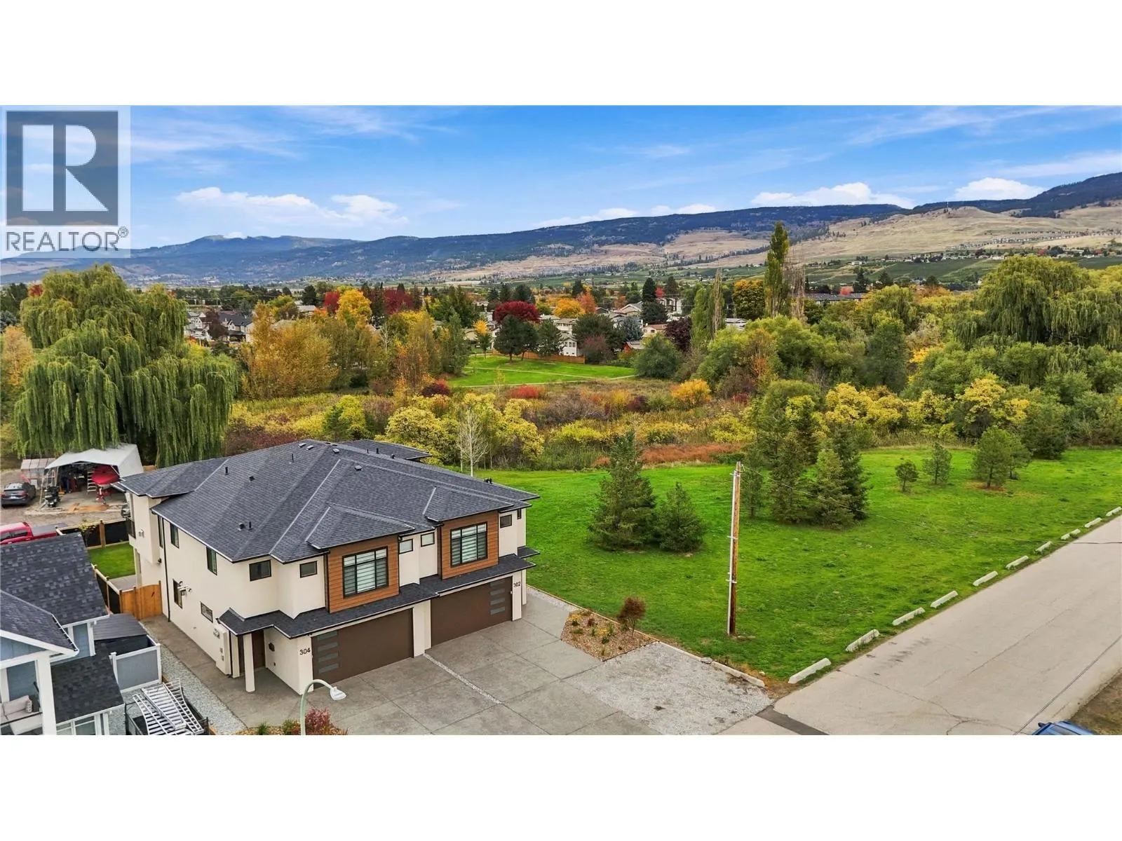 302 Sumac Road W