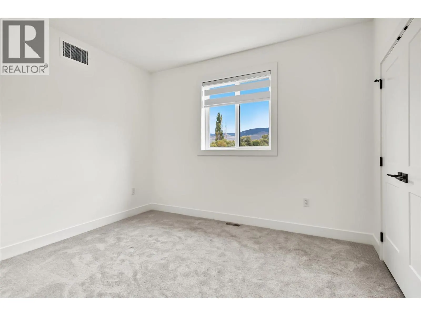 302 Sumac Road W