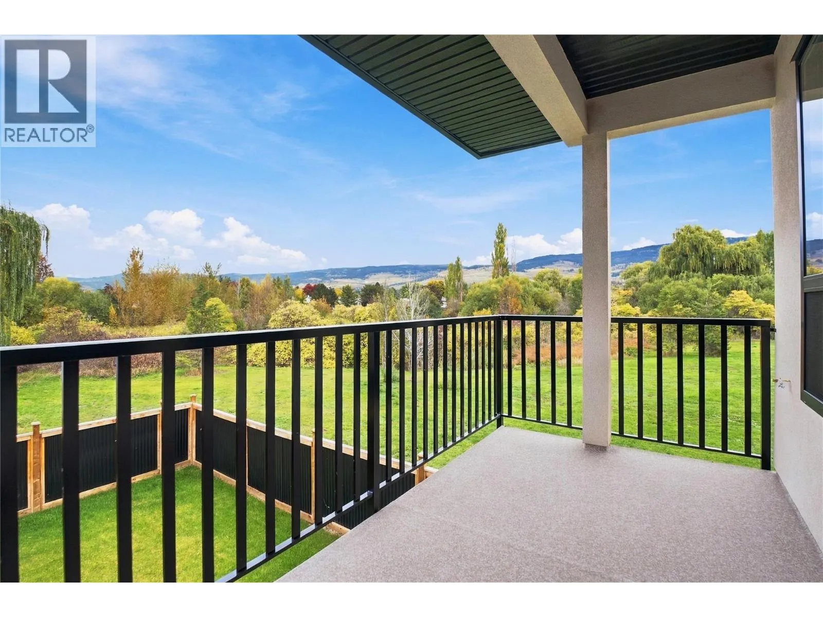 302 Sumac Road W