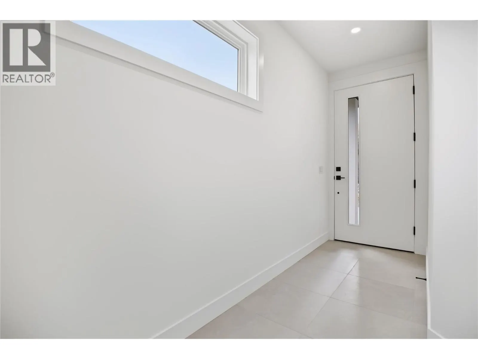 302 Sumac Road W