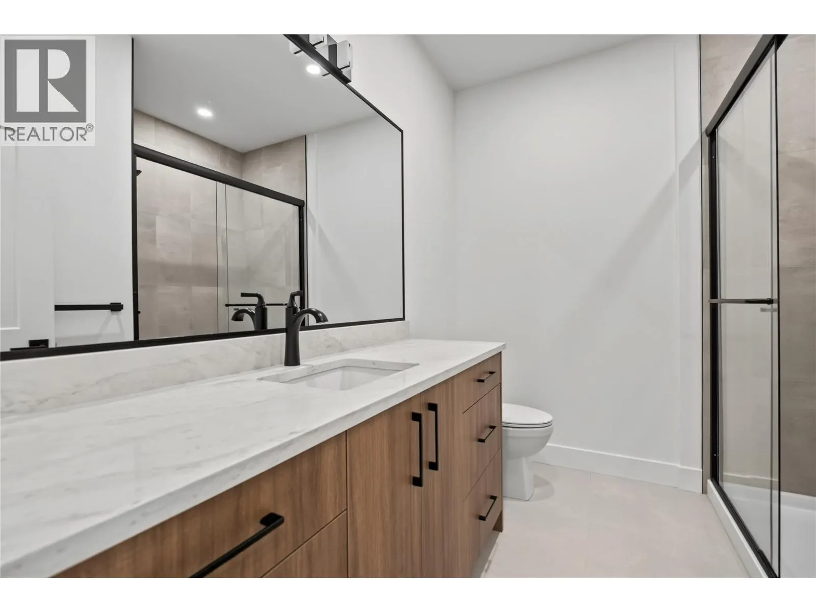 302 Sumac Road W