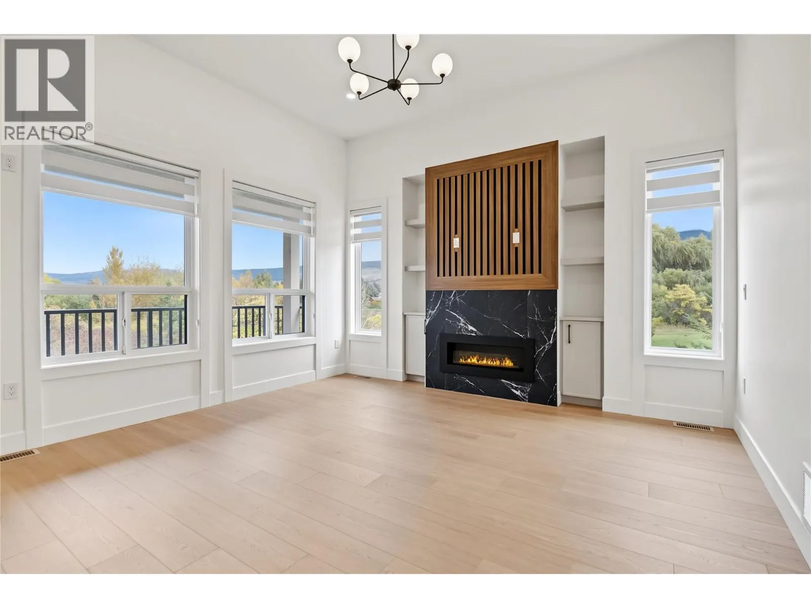 302 Sumac Road W