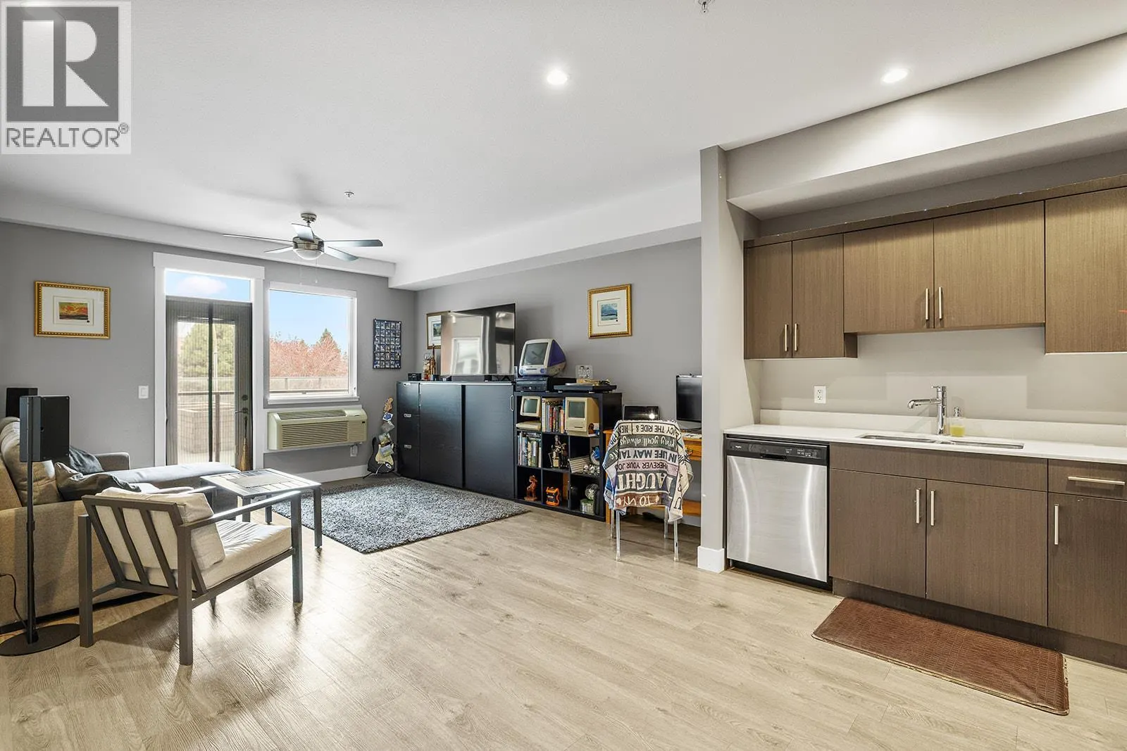 925 Leon Avenue Unit# 327