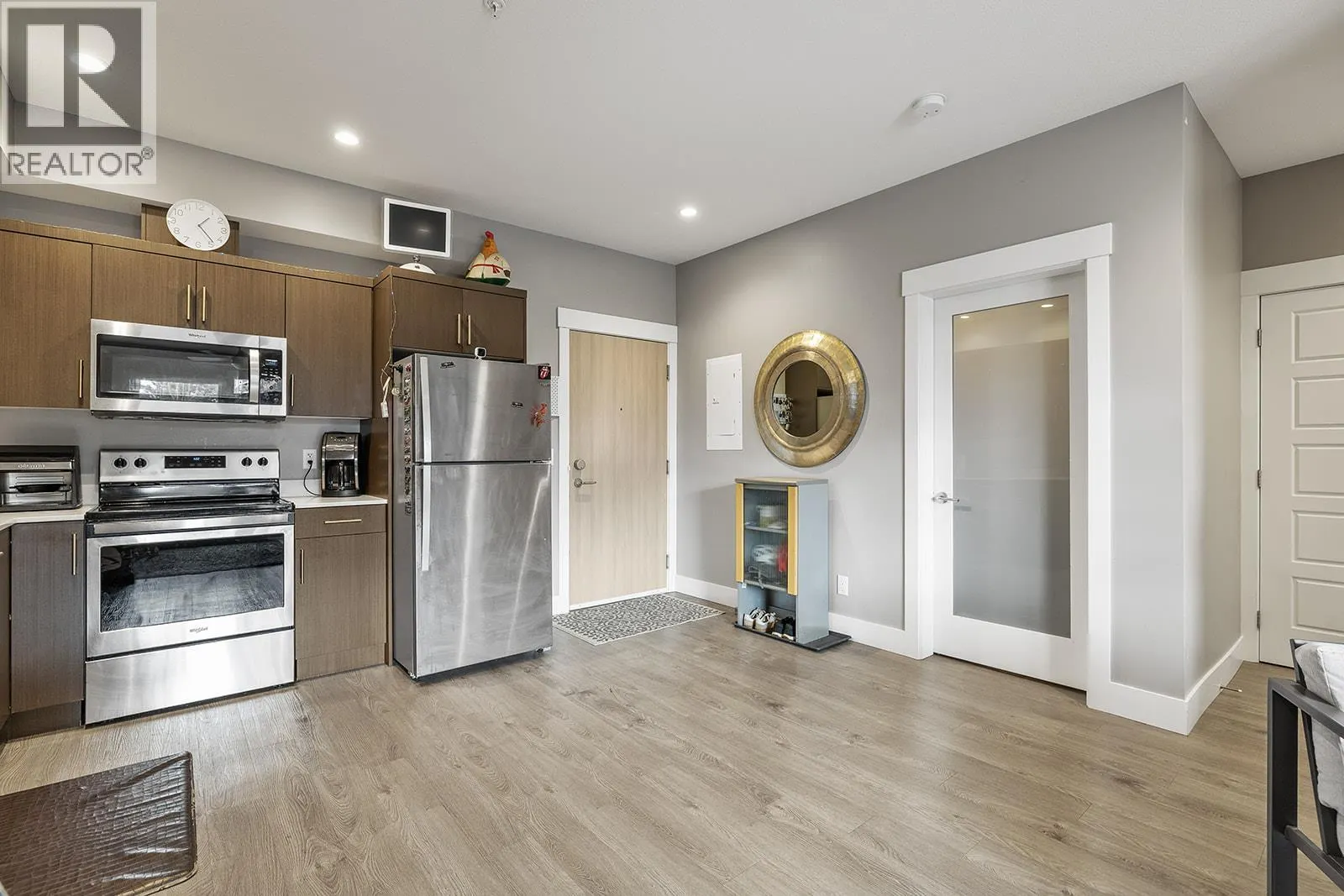 925 Leon Avenue Unit# 327
