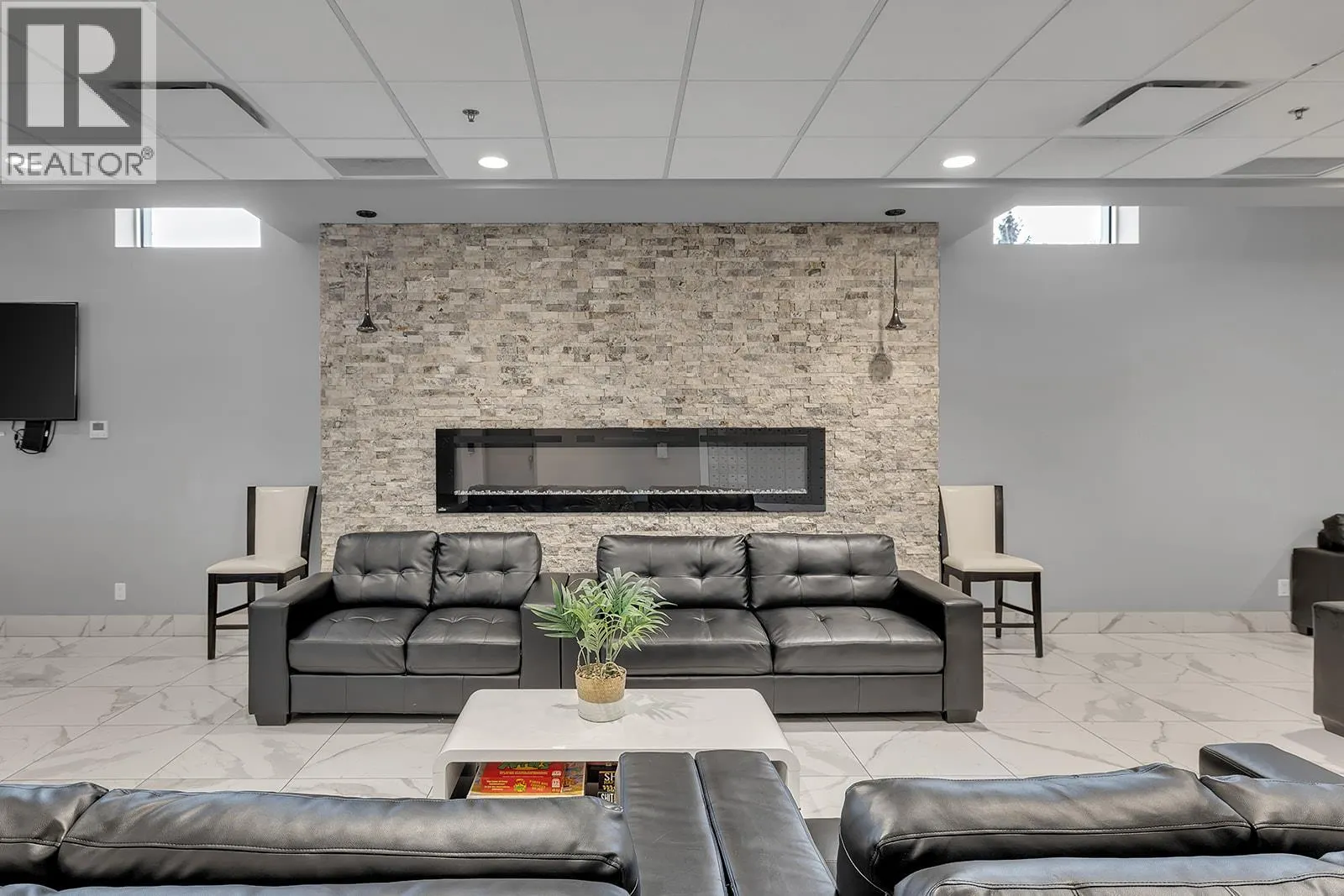 925 Leon Avenue Unit# 327