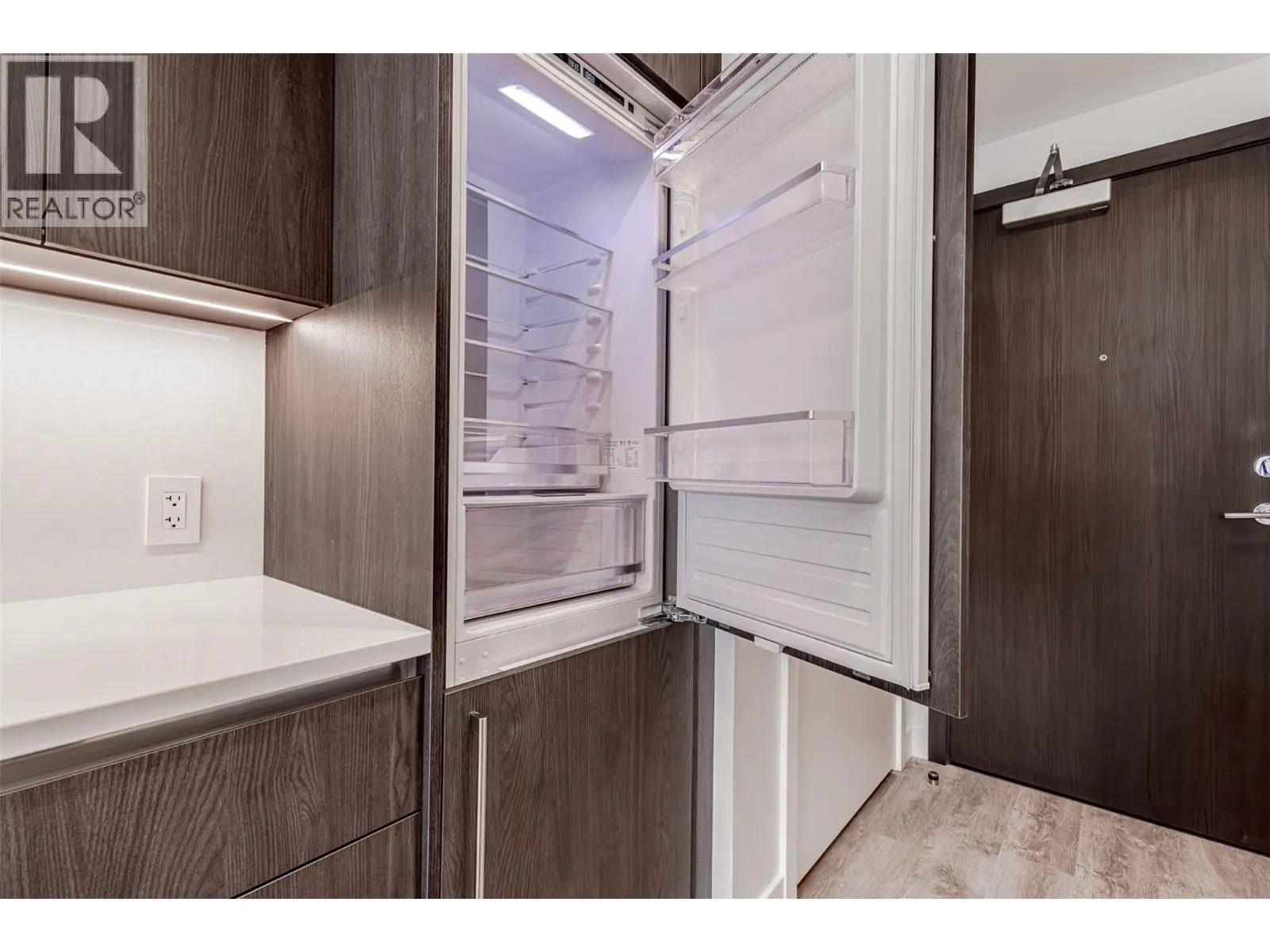 238 Leon Avenue Unit# 1401