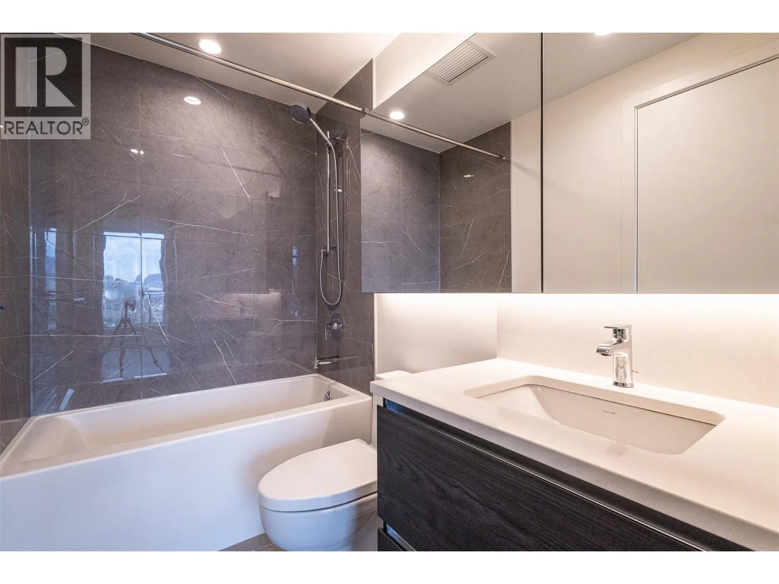 238 Leon Avenue Unit# 1401