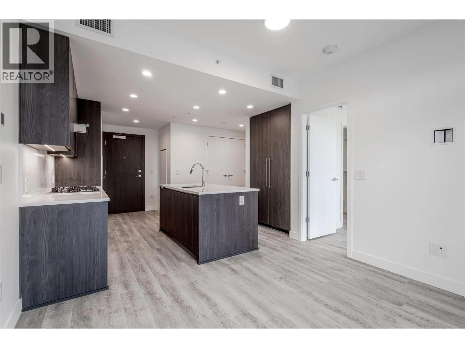 238 Leon Avenue Unit# 1401