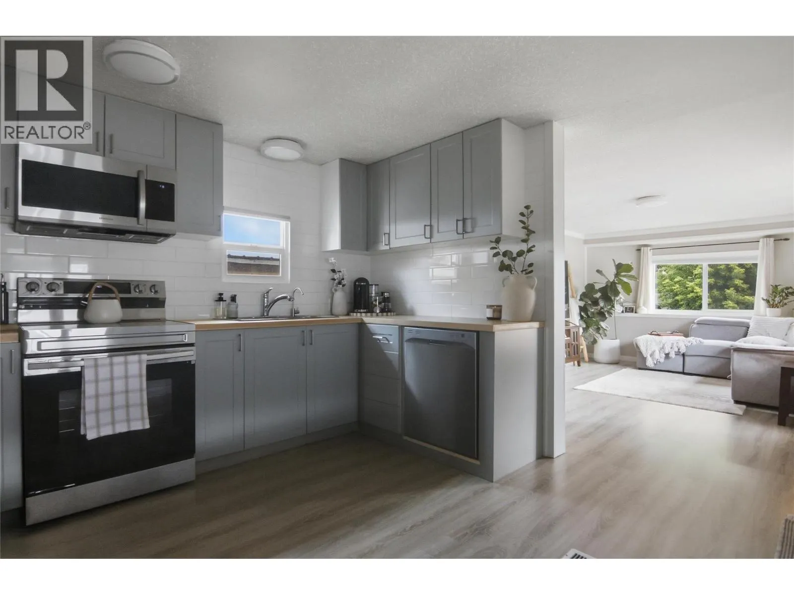 44 EDWARD Street Unit# 44E