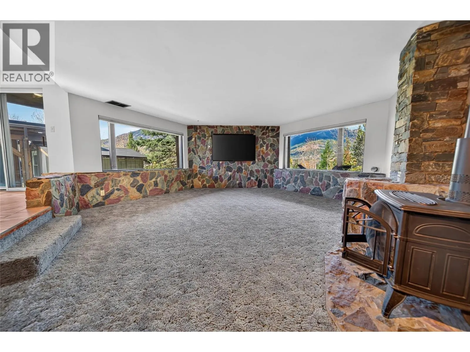 75 Ridgemont Drive