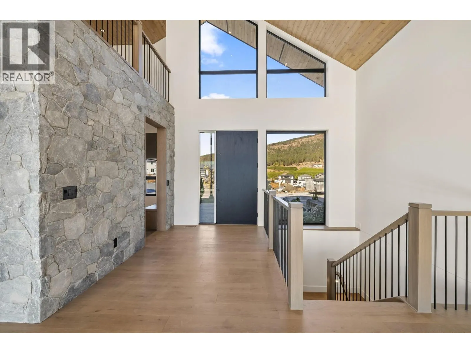 2495 Pinnacle Ridge Drive