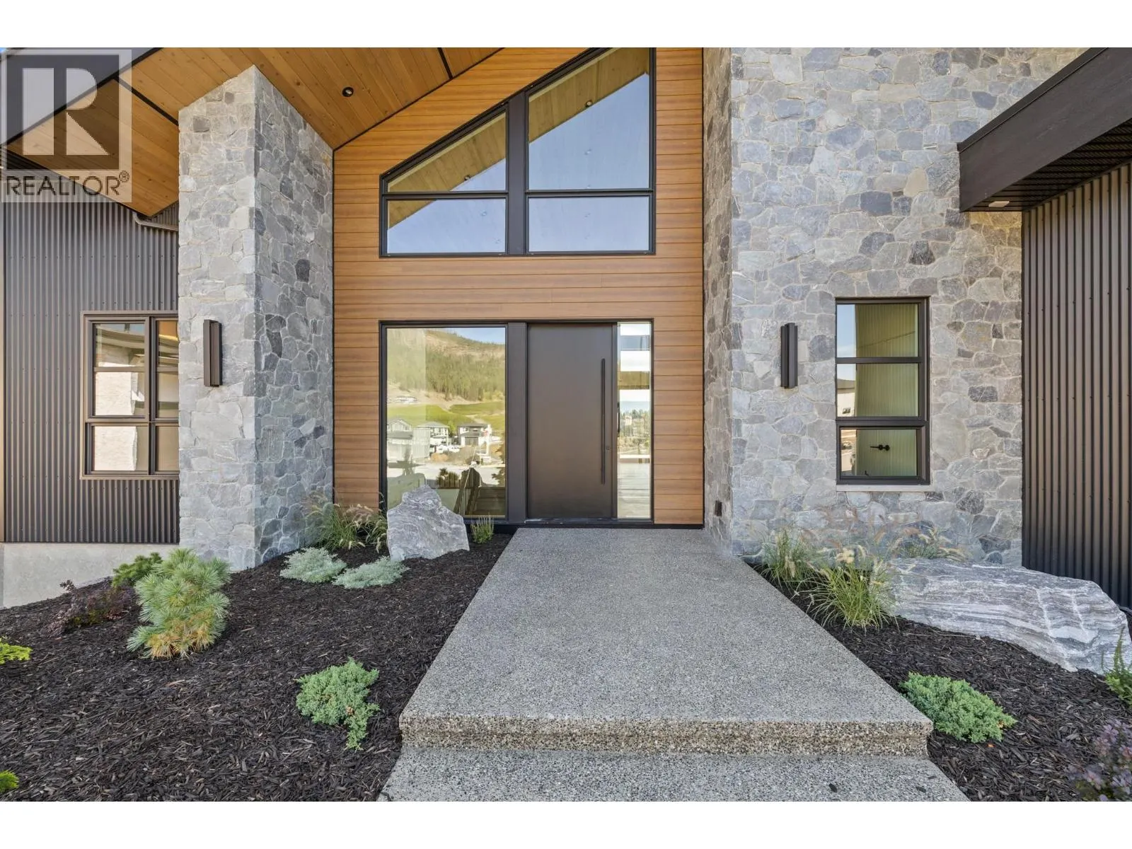 2495 Pinnacle Ridge Drive