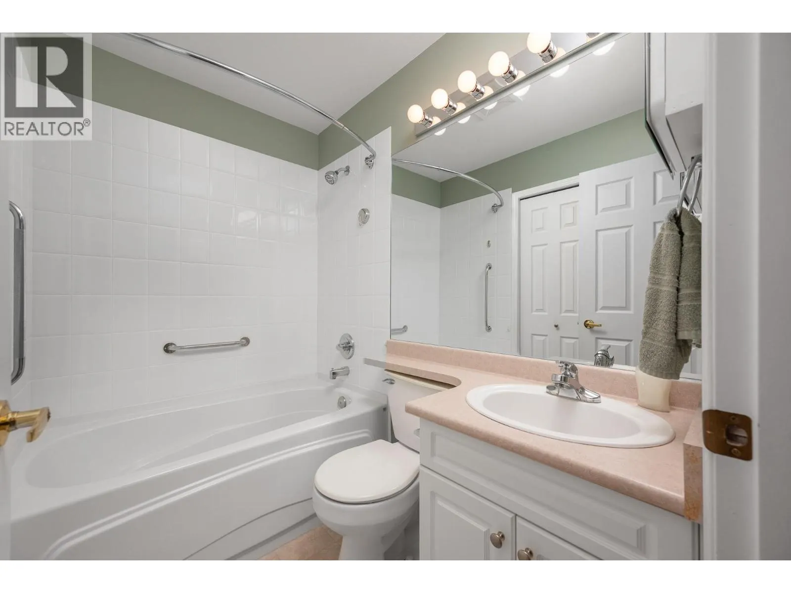 5888 Okanagan Landing Road Unit# 30