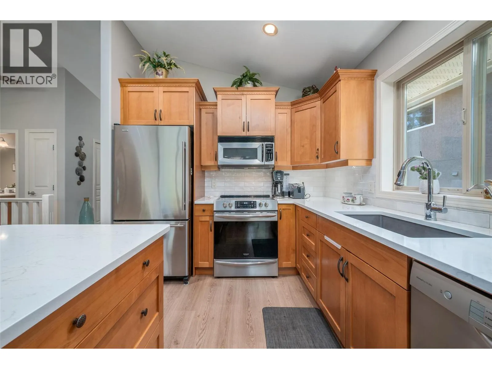 3452 Camelback Drive