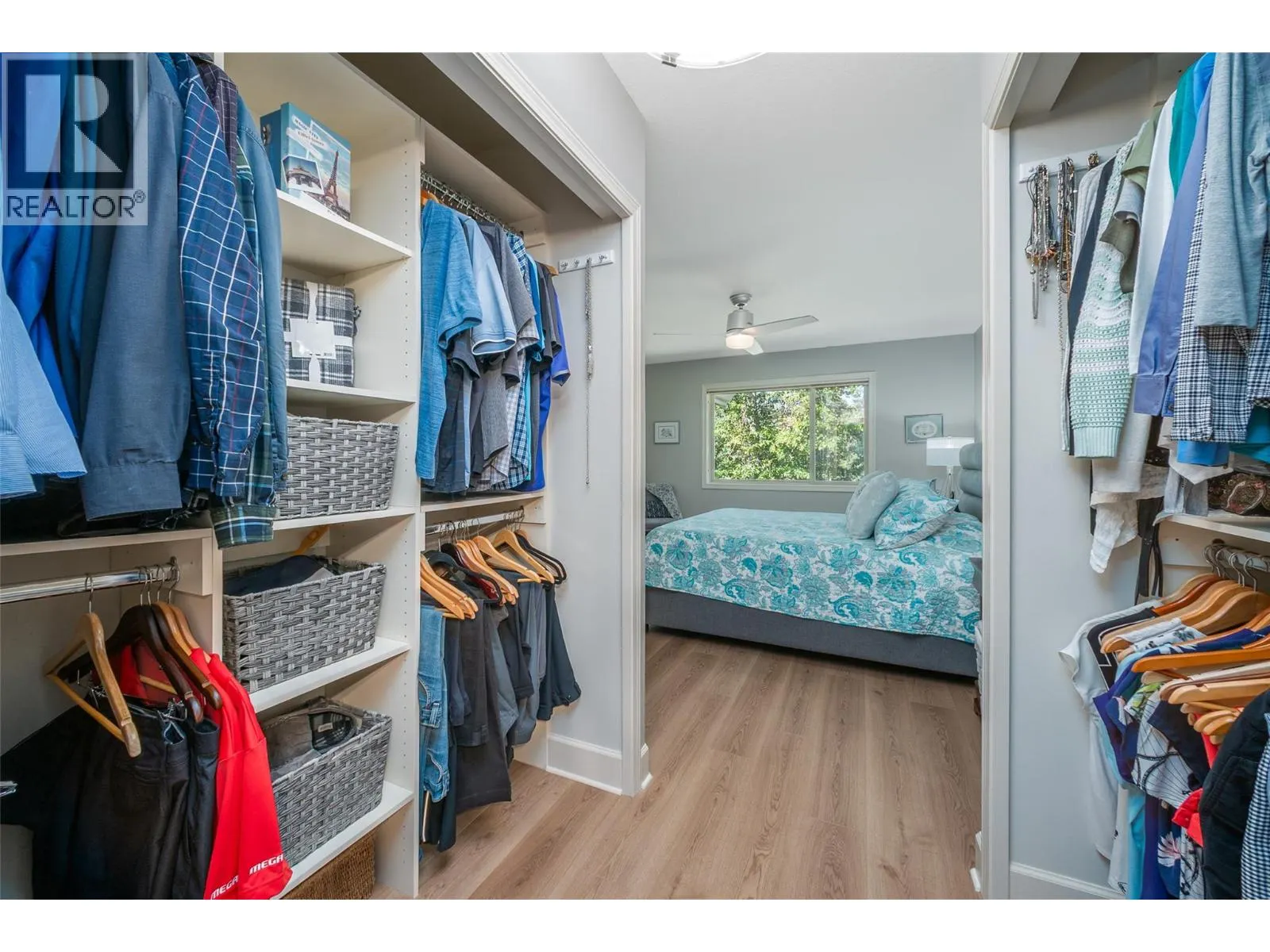 3452 Camelback Drive