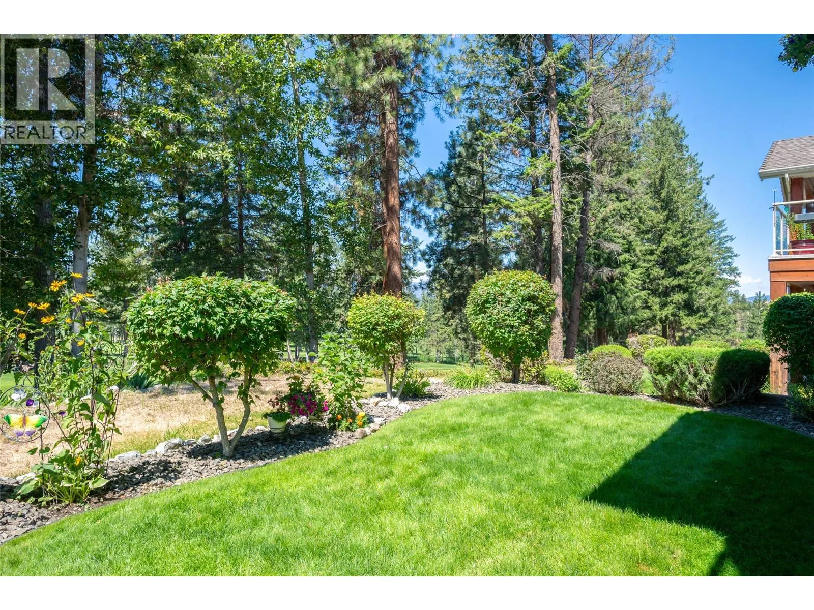 3452 Camelback Drive