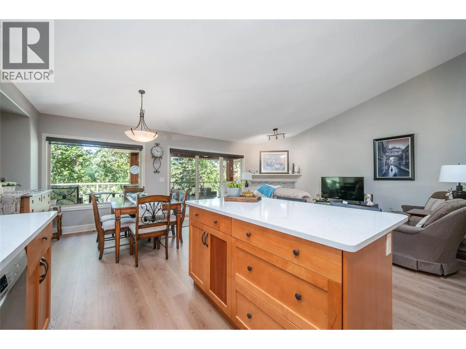3452 Camelback Drive