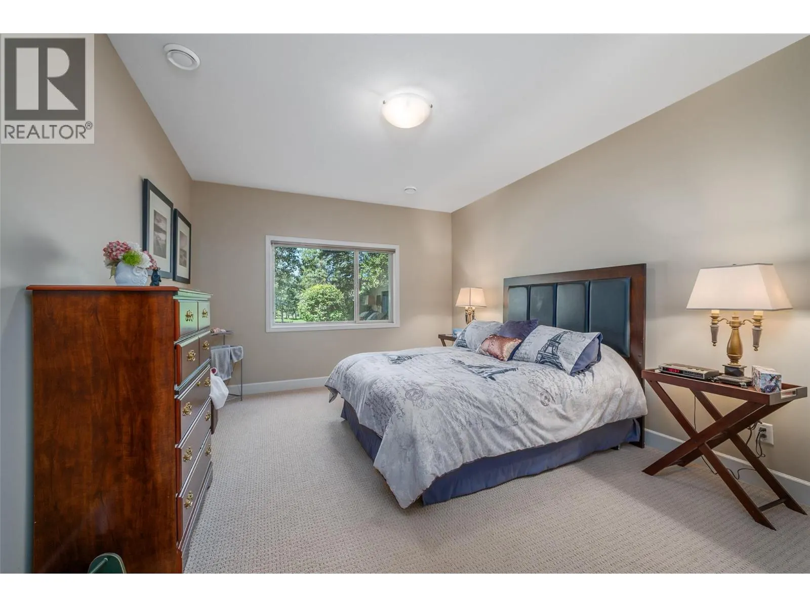 3452 Camelback Drive