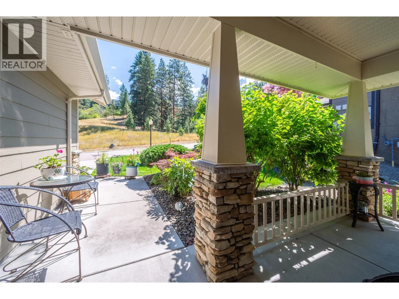 3452 Camelback Drive