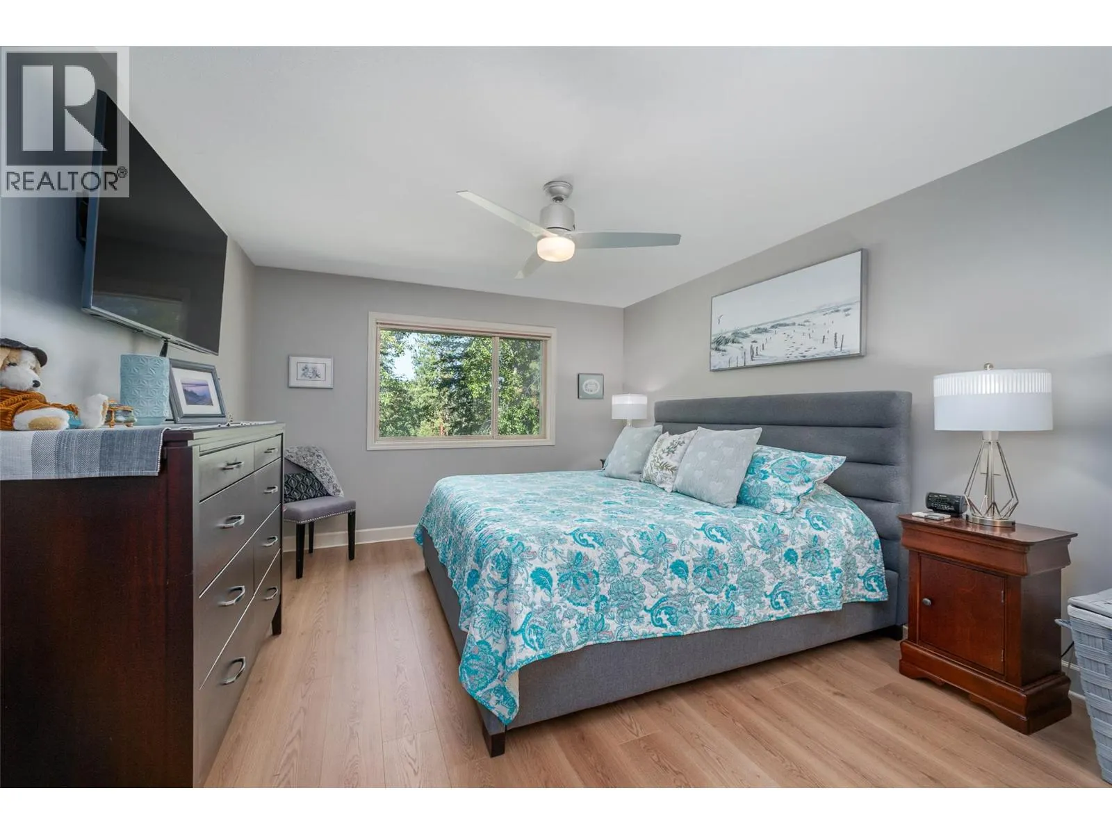 3452 Camelback Drive