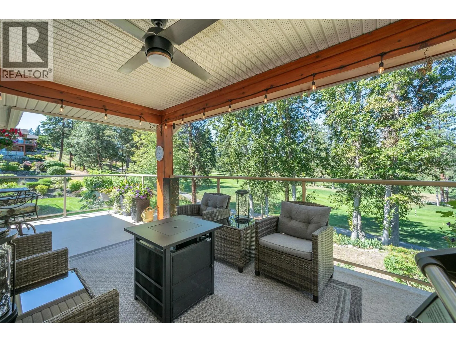 3452 Camelback Drive