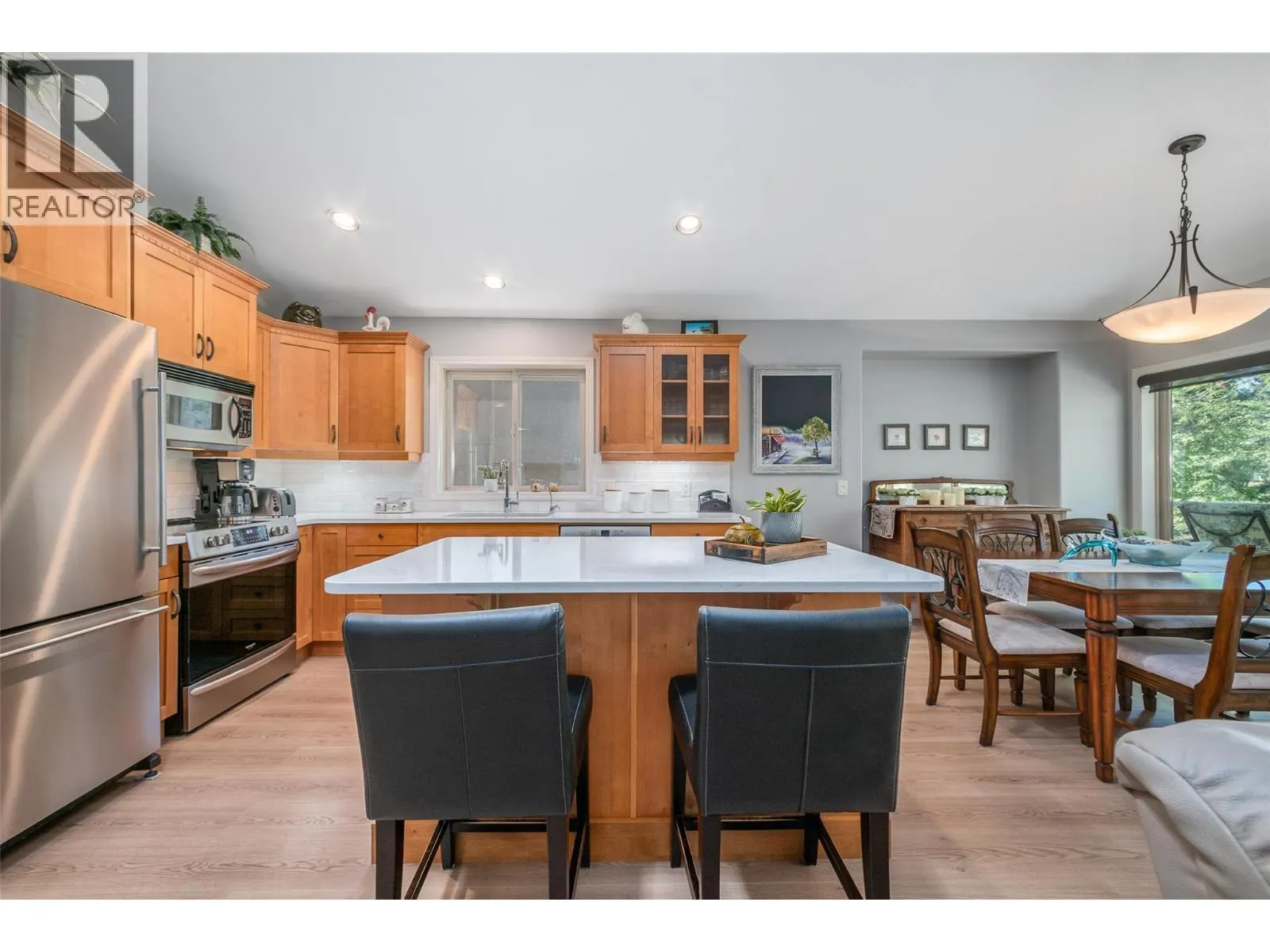 3452 Camelback Drive