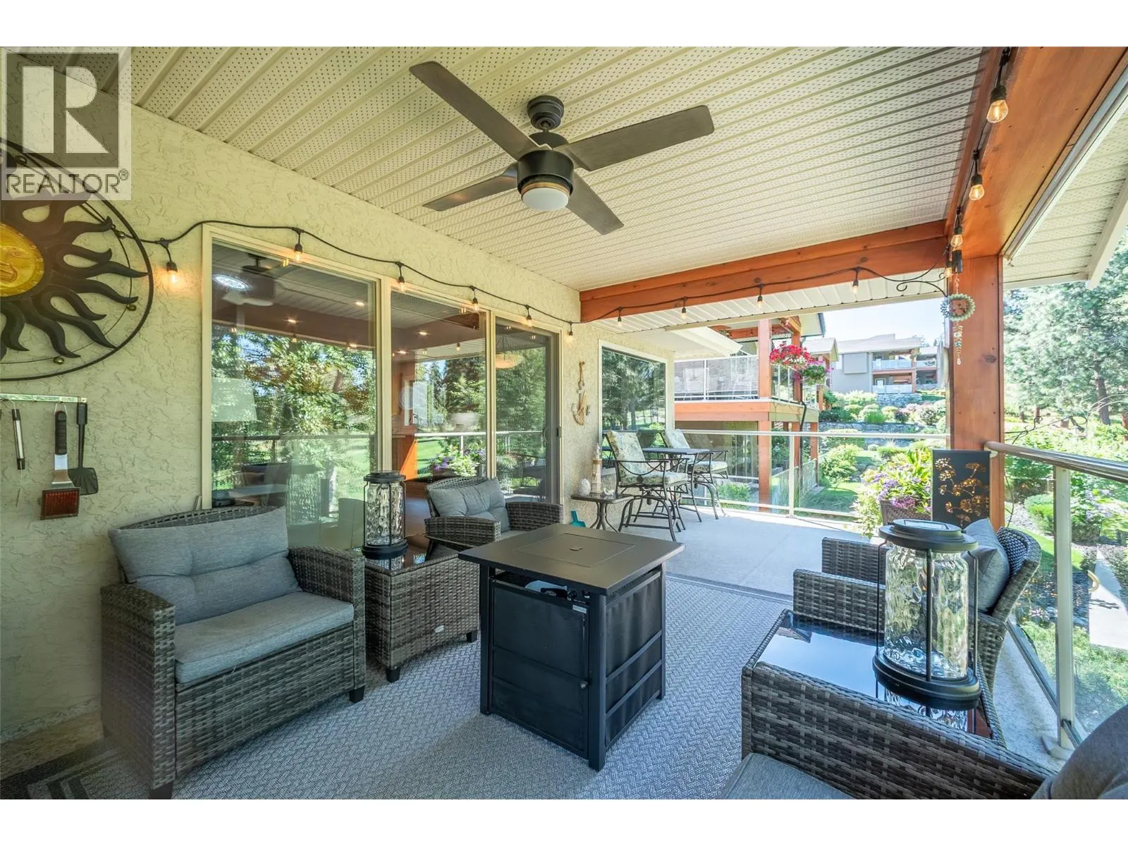 3452 Camelback Drive