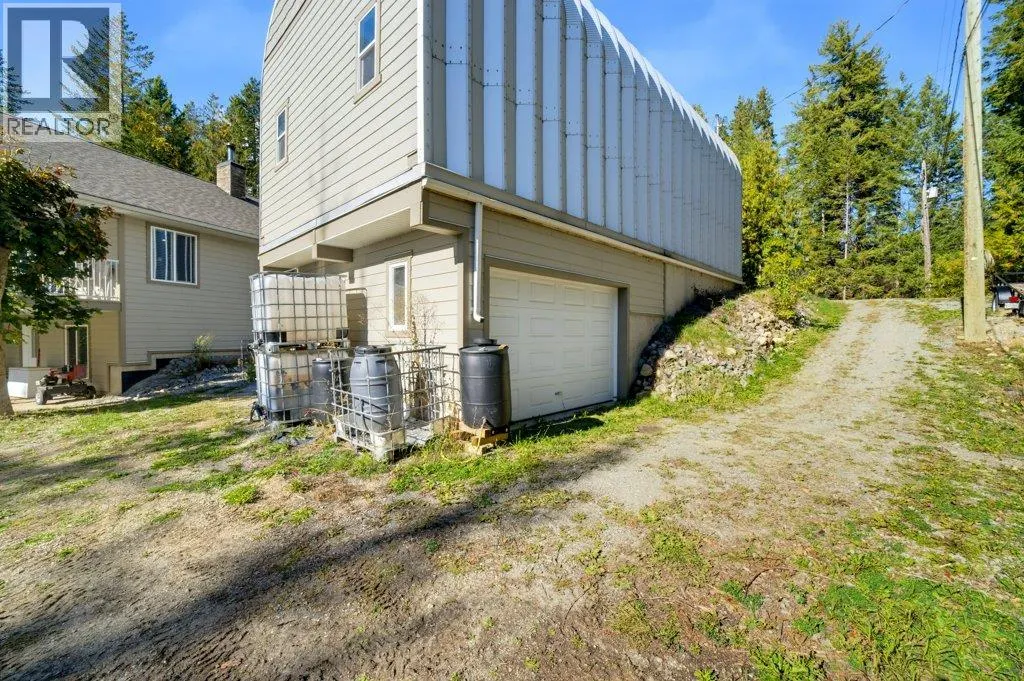 741 Gardom Lake Road