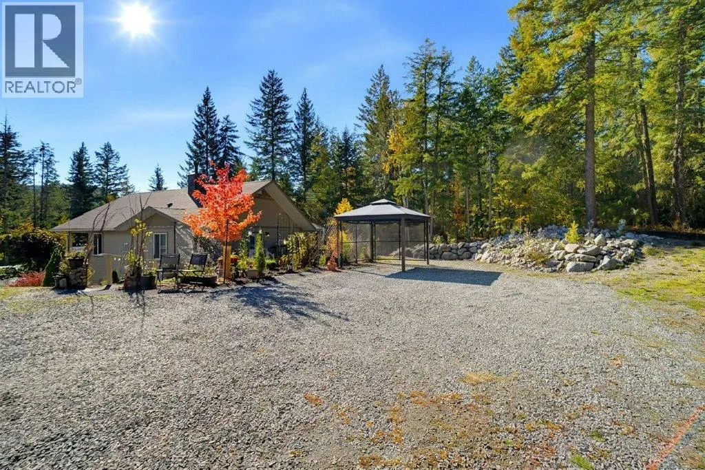 741 Gardom Lake Road