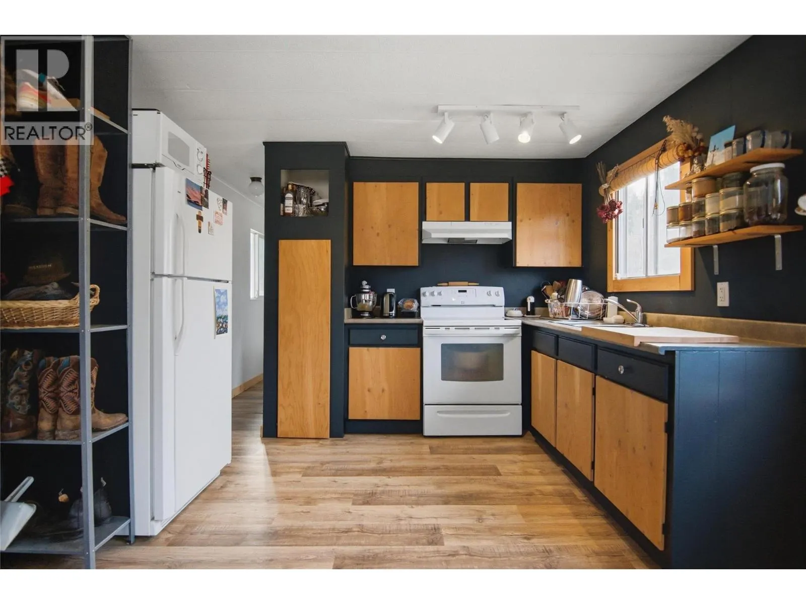 4048 DIXON MOUNTAIN Road