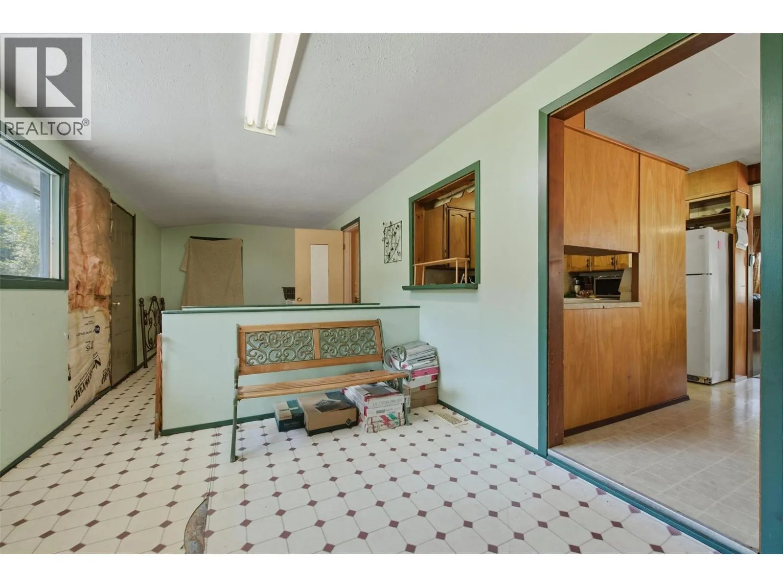 2613 Lumby Mabel Lake Road