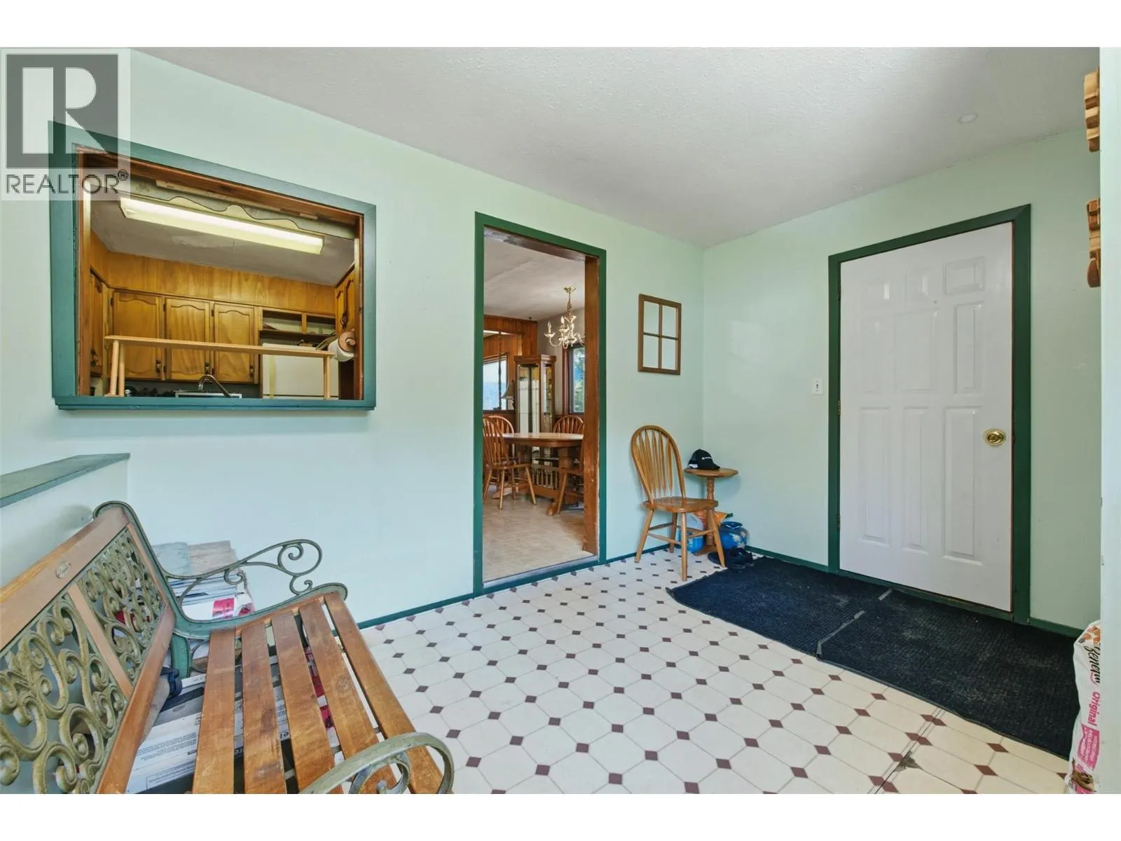 2613 Lumby Mabel Lake Road
