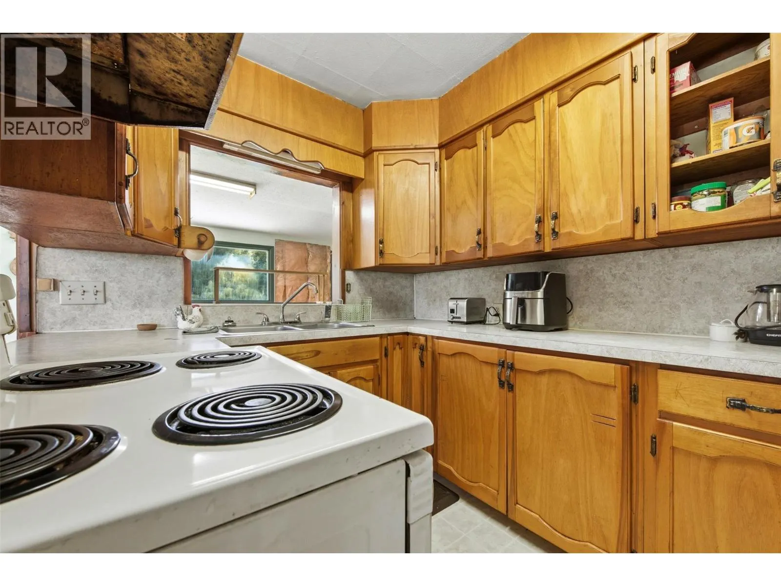 2613 Lumby Mabel Lake Road