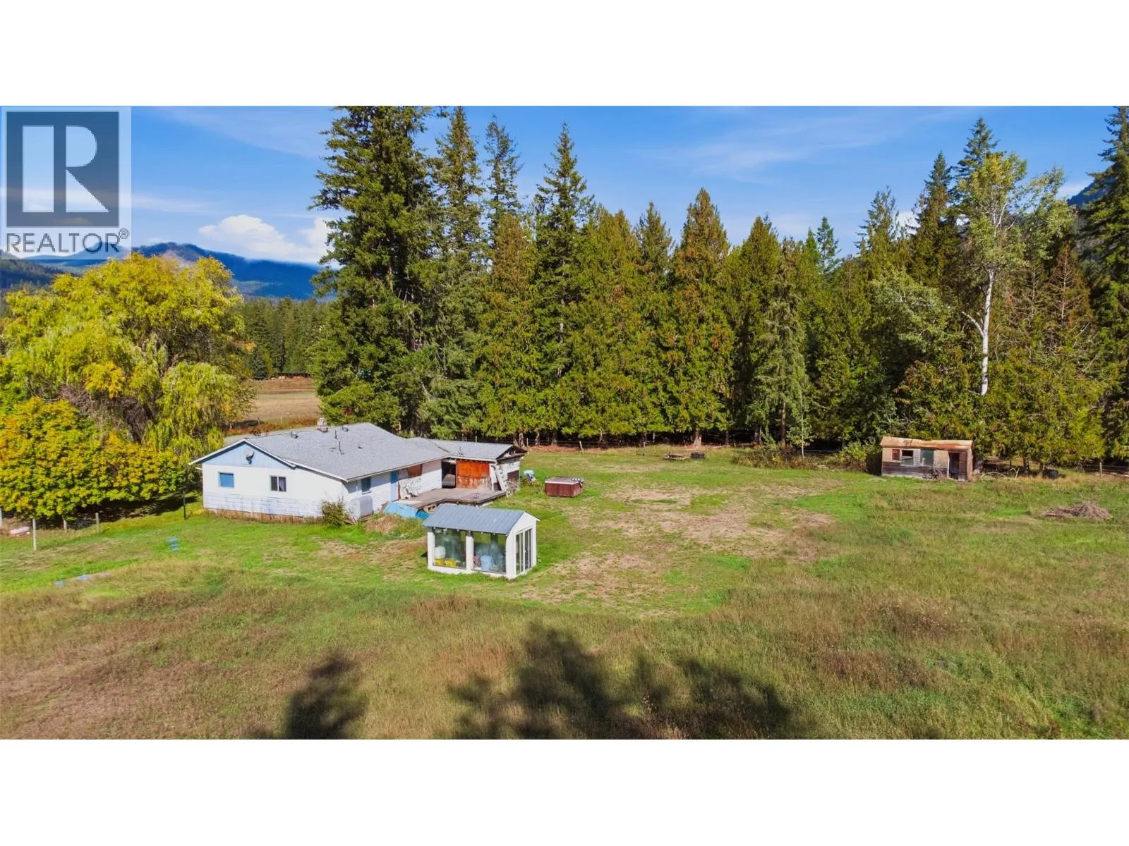 2613 Lumby Mabel Lake Road