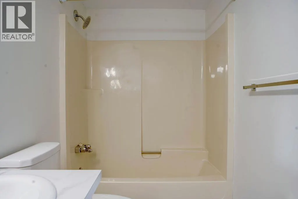 44 Whiteshield Crescent S Unit# 301