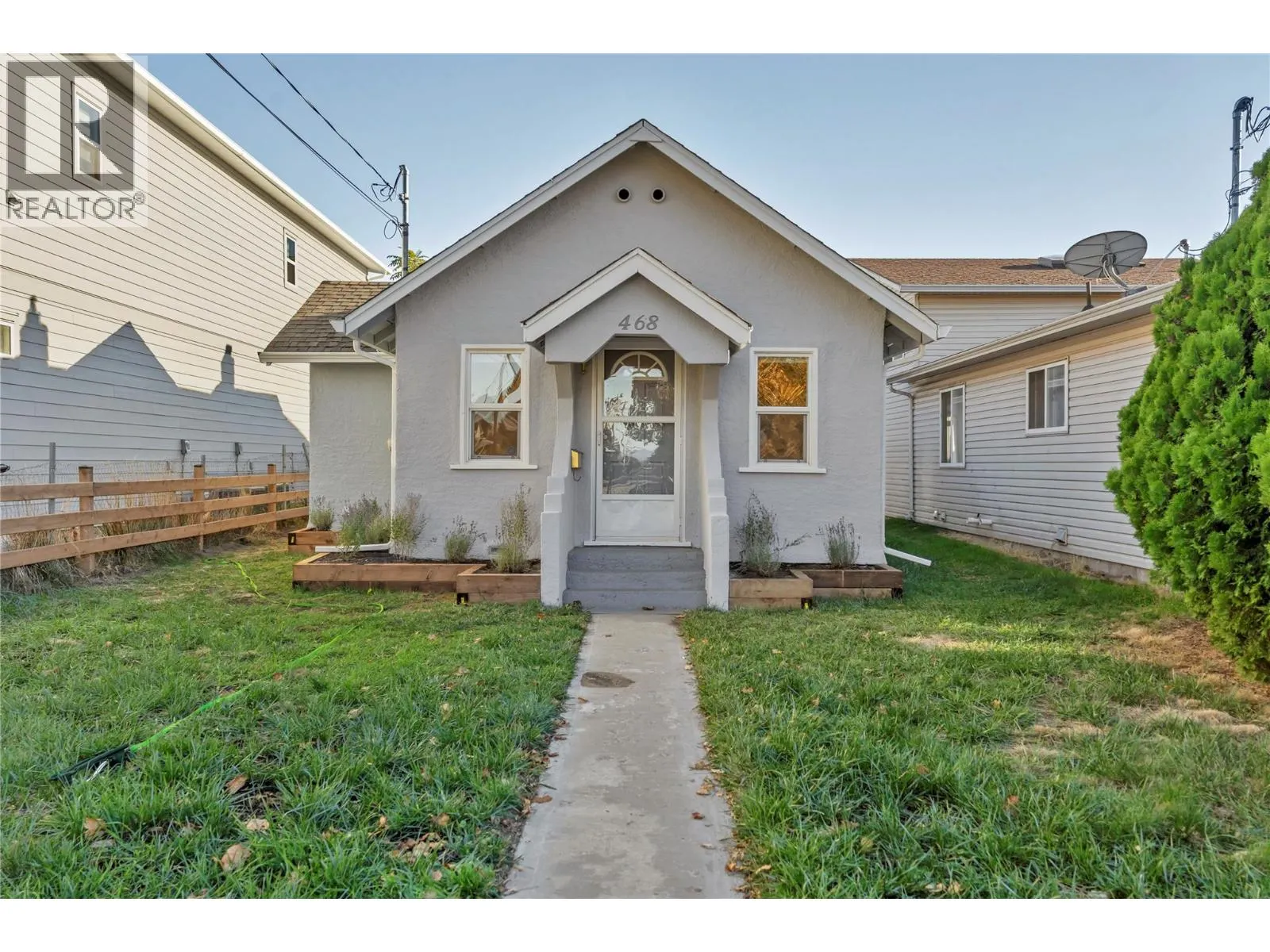 468 Wade Avenue W