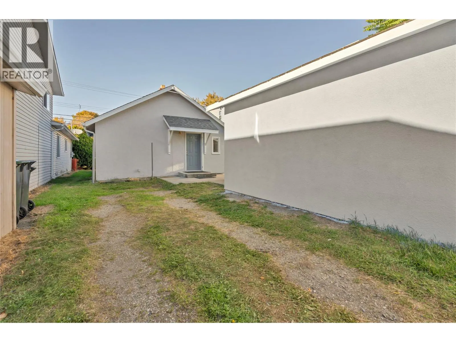 468 Wade Avenue W