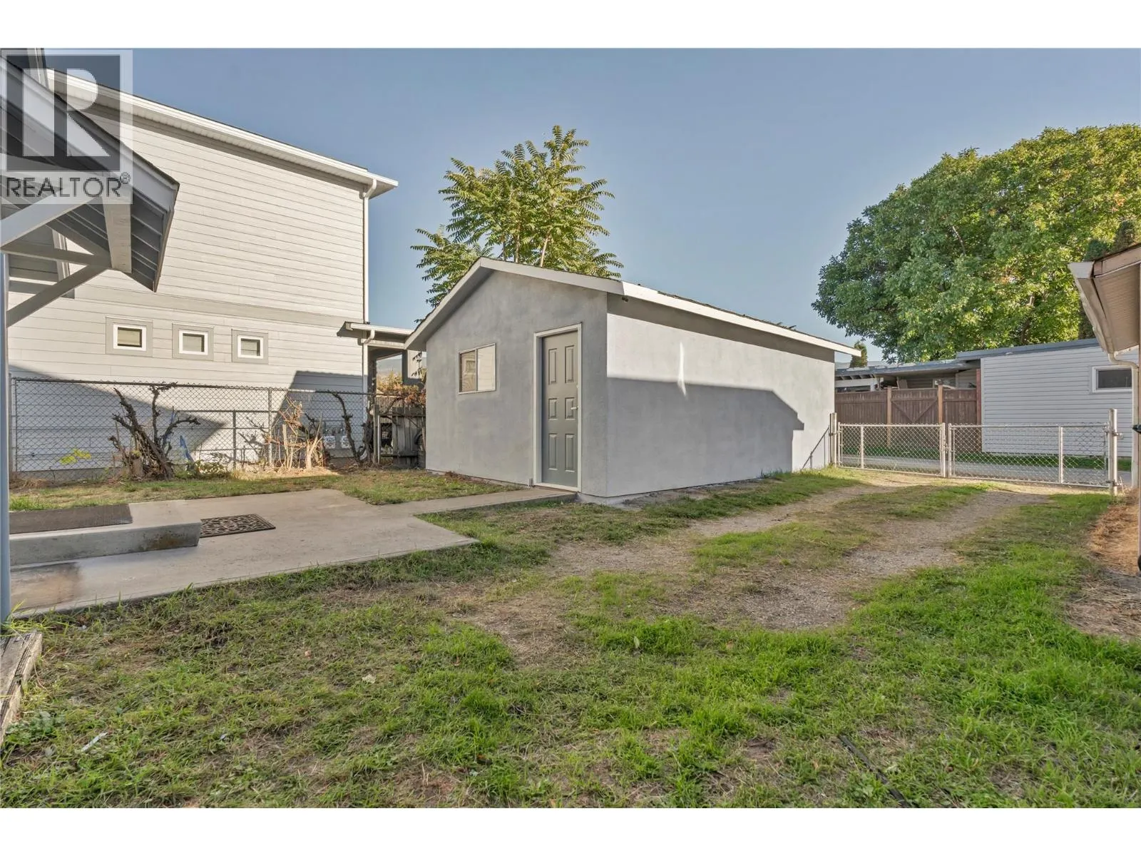 468 Wade Avenue W
