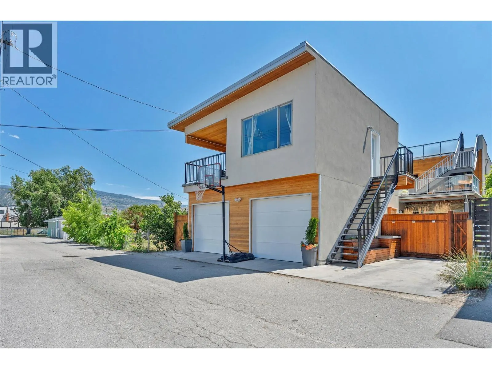 581 Churchill Avenue