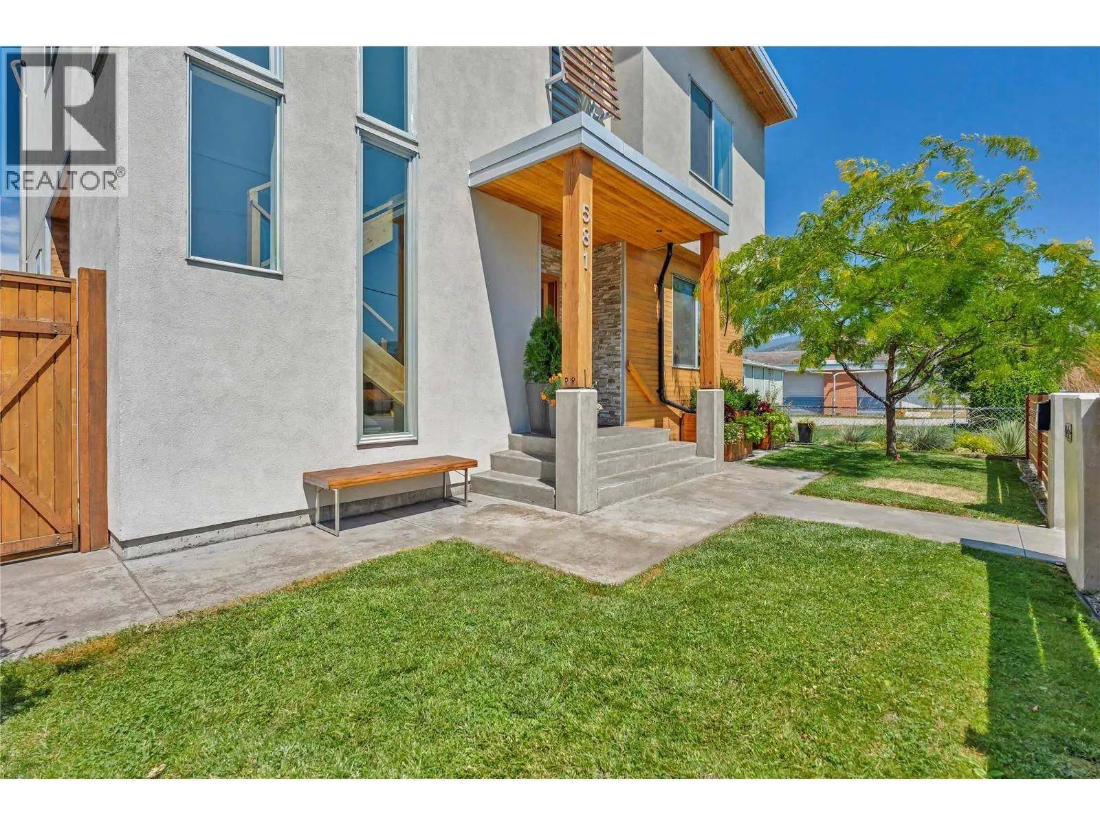 581 Churchill Avenue