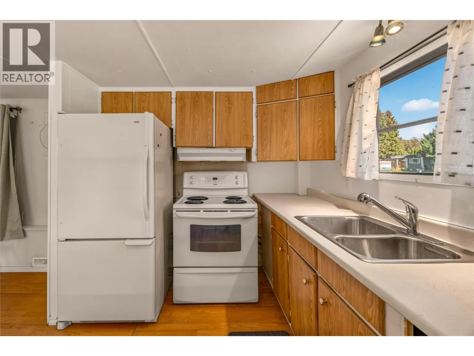 197 Dauphin Avenue Unit# 209