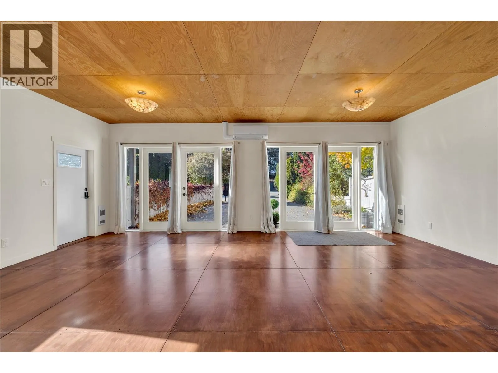 410 Upper Bench Road N