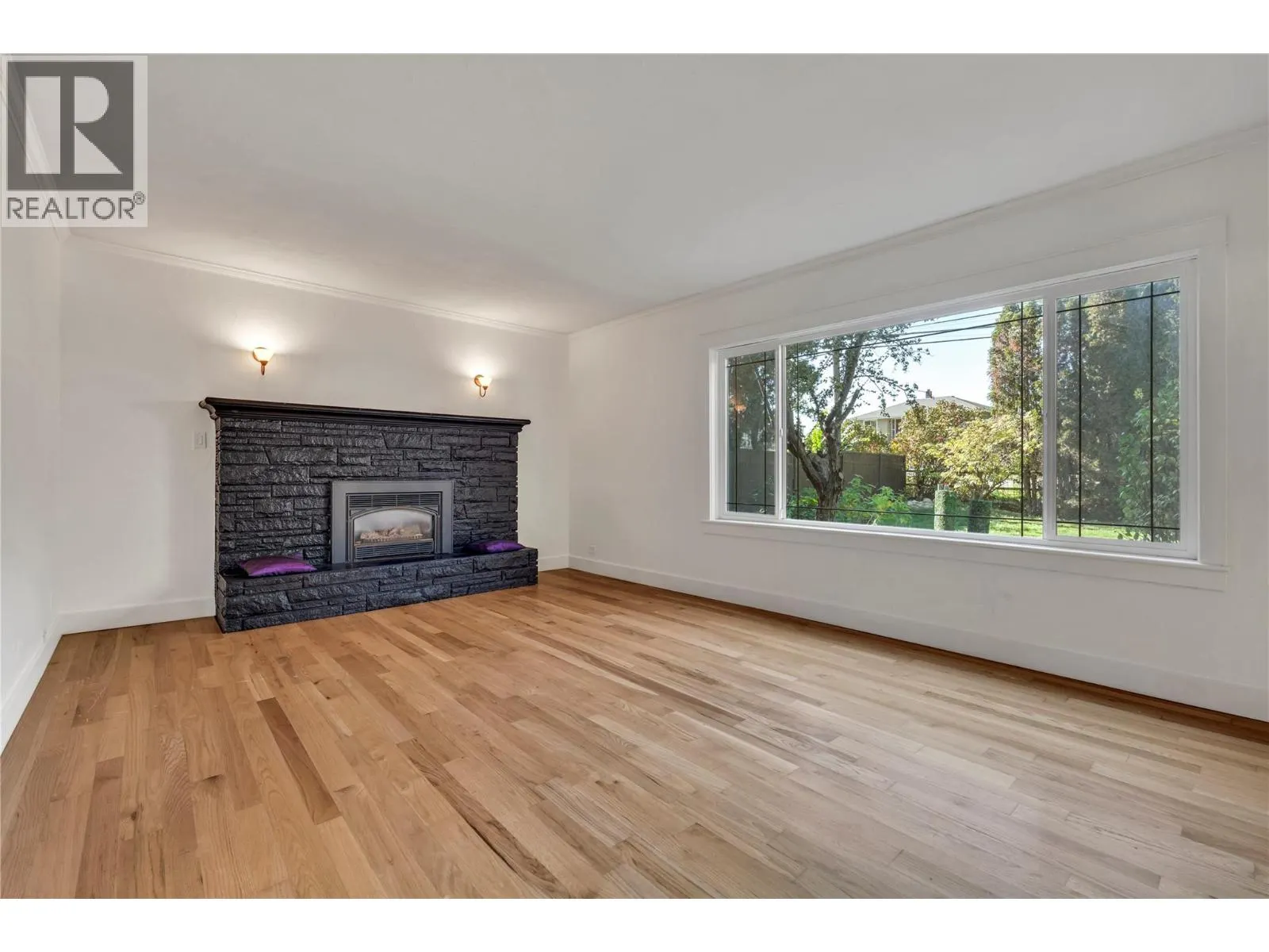 410 Upper Bench Road N