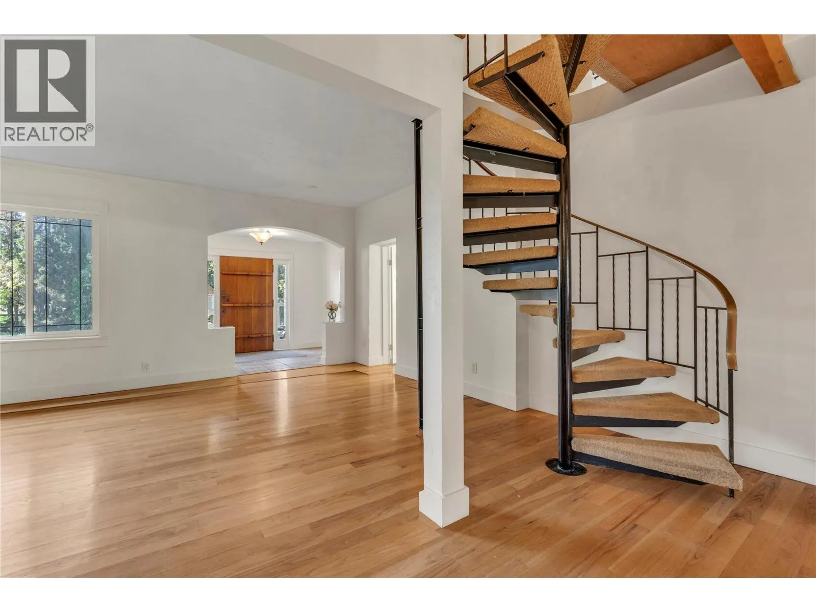 410 Upper Bench Road N